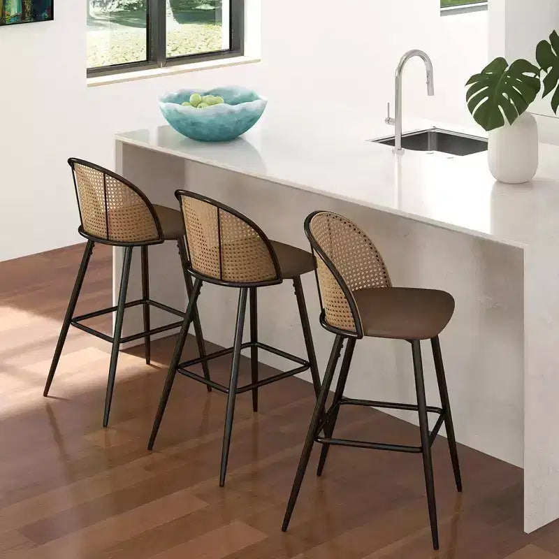 Tabourets de bar pivotants en rotin avec similicuir, chaises de bar rembourrées de style bohème moderne du milieu du siècle pour îlot de cuisine
